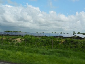 Velden-met-zonnepanelen-Duitsland