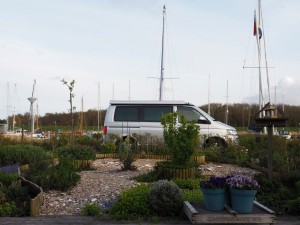 Onze VW-bus staat klaar voor de ontvangst van 2 inflatables