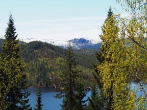 Uitzicht op Bergstadfjellet met een fraaie witte muts