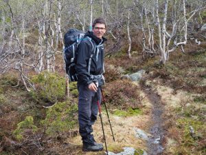 5. Het begint weer goed: het bergwater stroomt over ons pad richting Gaukåsfjellet / Hovstøyl. Het 1e deel volgt hetzelfde pad.