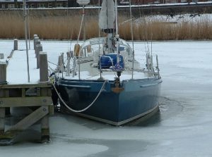 't Spant ingevroren in de Compagnieshaven van Enkhuizen