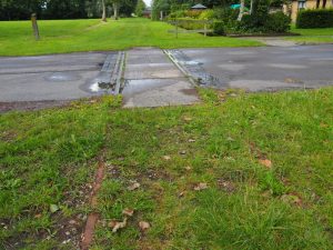 29. Na ons diner en een forse regenbui lopen we nog langs de opgeheven spoorlijn in het dorp