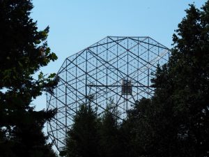 5. De radiotelescoop op de rand van het Dwingelderveld. Jaaaaa, wij komen nog wel eens wat opzienbarends tegen!