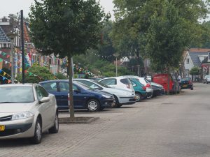 19. In Oldeberkoop heeft men feest op zondag. We rijden opgewekt en in feestelijke stemming door Friesland naar huis. Het laatste stuk over de snelweg hoor!!!