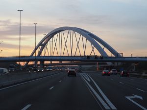 5. De nieuwe spoorbrug bij zonsopgang, hoe fraai kan het nog worden deze vrijdag?