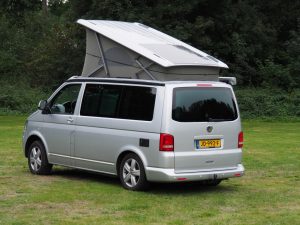 VW-bus met het effect van VB-Airsuspension