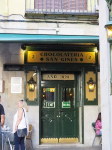 1. Chocolateria San Ginés, de start van dinsdag de 27ste in Madrid. Een kop warme échte dikke chocola