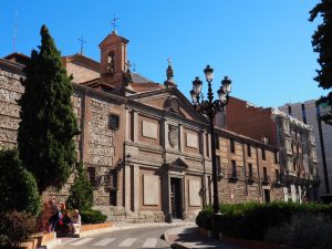 8. De Monasterio Delcalzas Reales biedt alleen rondleidingen in het Spaans aan. "Dan kijkt u maar naar de afbeeldingen". Woensdag de 28ste krijg ik wél een rondleiding in het Engels, maar dan in een ander museum! Clifhanger