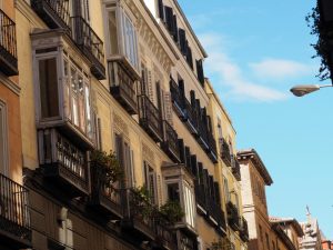 6. Een willekeurige foto van een straat zoals Madrilenen kunnen wonen