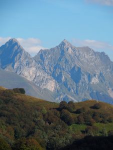 96. Met zo'n uitzicht zet je toch de spurt er in om in de Pyreneeën te komen? (weg D441, vrije plek)