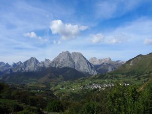 20. De Franse Pyreneeën met Lescun nog onder in beeld