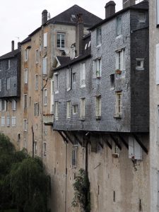 28. Deze stadsmuur doet ons denken aan Trondheim