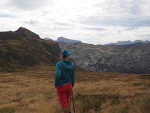 19. Puf, puf. Wat zei onze camping-dame? Een makkie over de bergtoppen?