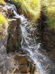 39. Ook hier spettert nog voldoende water naar beneden in de nazomer