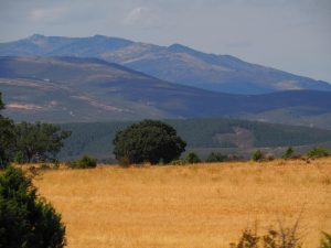 53. Verrassende bergen richting Madrid. Waar blijft die kale vlakte nou, die ons is toegezegd?