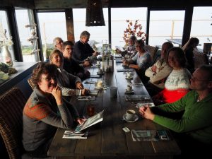 Op de twee Wierhoofders na komen die lachebekkies allemaal uit Enkhuizen!